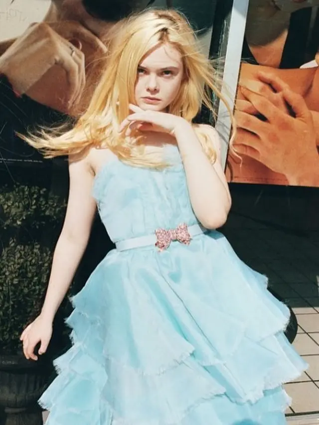 Pesona Elle Fanning (sumber: instagram/@ellefanning)