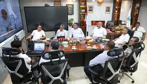 Akselerasi Pembangunan Sekolah Rakyat, Bupati Mamuju Tengah Serahkan Sertifikat Lahan
