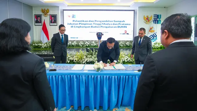 Kepala Badan Pengaturan BUMN (BP BUMN), Dony Oskaria resmi melantik puluhan pejabat eselon I dan II. Foto; Arief Rachman Hakim