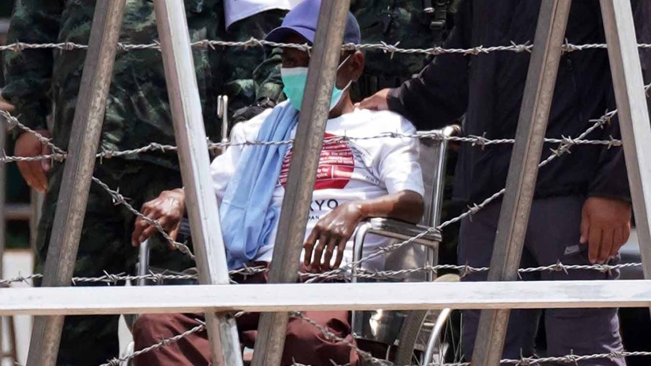 FOTO: Usai Gencatan Senjata, Tentara Kamboja yang Ditahan Dipulangkan Militer Thailand