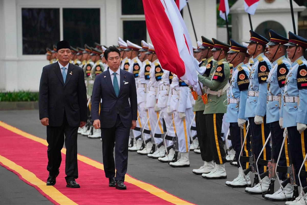 FOTO: Menhan Sjafrie Terima Kunjungan Menhan Jepang di Jakarta