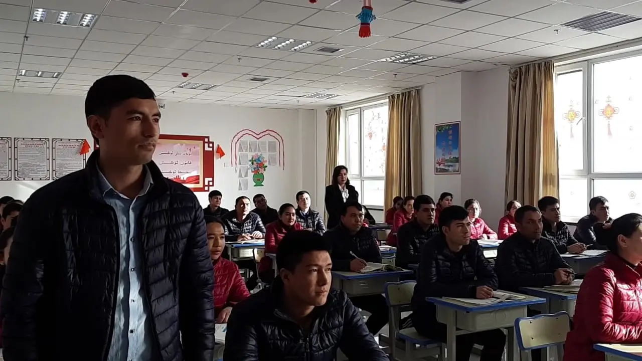 Siswa di Pusat pelatihan vokasional Hotan di Hotan County, Prefektur Hotan, Xinjiang (Rizki Akbar Hasan / Liputan6.com)