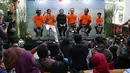 Para Pemain film Guru Ngaji memberi keterangan pers di Jakarta, Rabu (14/3). Film ini bercerita tentang keikhlasan, kejujuran, dan toleransi dari kehidupan seorang guru ngaji. (Liputan6.com/Immanuel Antonius)