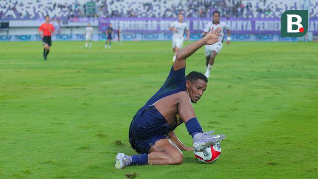 Foto: Persita Tangerang Ngamuk, Bobol Gawang Persik 3 Gol Tanpa Balas di BRI Super League