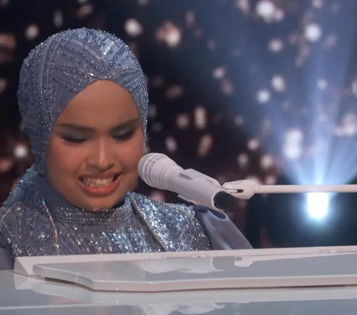 Tak hanya itu, Simon menyatakan lagi bahwa Putri secara alami dilahirkan memiliki bakat yang alami. Simon pun memanjatkan doa agar impian Putri terwujud dan Putri pantas mendapatkannya.&nbsp;
