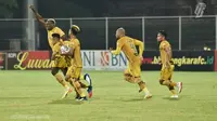 Herman Dzumafo merayakan gol pertamanya ke gawang Barito Putera (Dok. PT Liga Indonesia Baru)