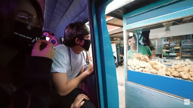 Momen Mesra Atta Halilintar dan Aurel Hermansyah Kencan Naik Angkot