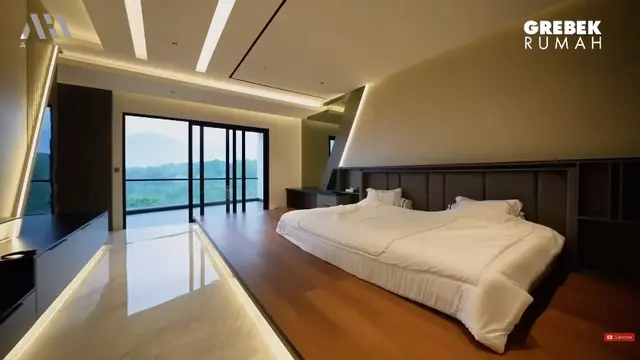 12 Potret Rumah Baru Verrell Bramasta, Mewah Lengkap dengan Infinity Pool