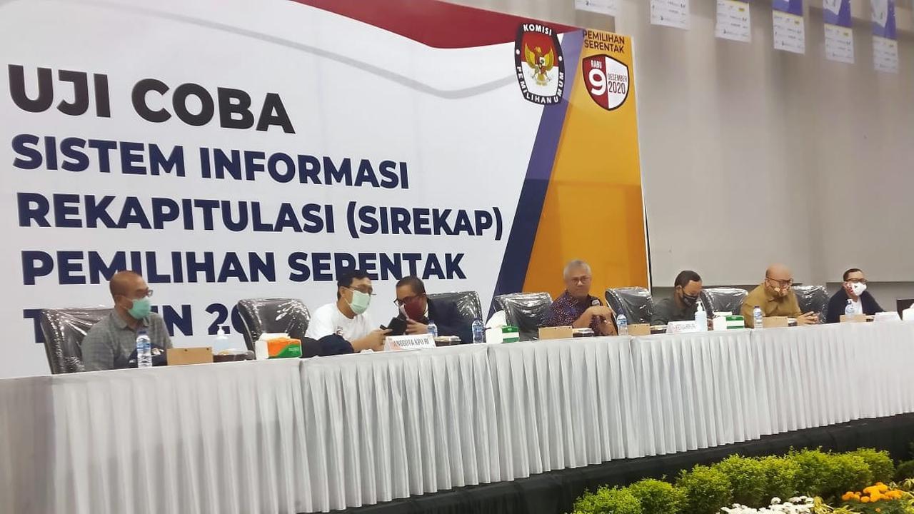 Pembukaan uji coba dan simulasi aplikasi E-rekap/Sirekap Pemilihan Serentak 2020 di Jalak Harupat, Kabupaten Bandung, Jawa Barat, Rabu, 9 September 2020.