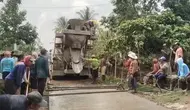 Warga Turun Tangan Perbaiki Jalan Rusak, Bupati Lampung Timur Sebut Gotong Royong