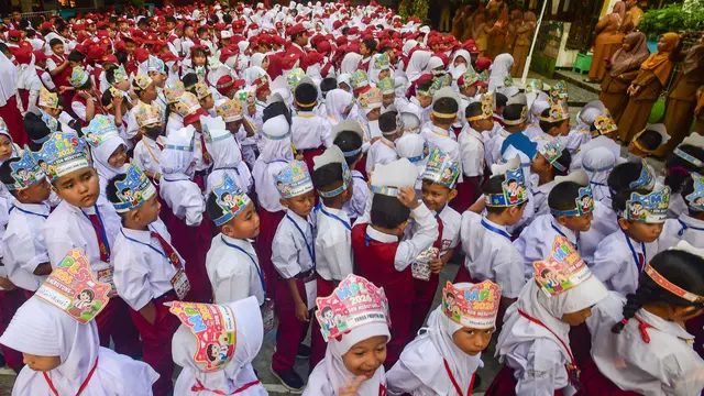Antusias Siswa Baru Sambut Hari Pertama MPLS