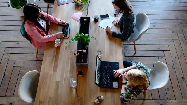 pertama kali masuk kerja