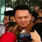 Ahok diperiksa sebagai saksi proyek reklamasi di gedung KPK. Sementara itu, Kejagung membenarkan persiapan eksekusi mati tahap ketiga.