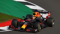 Penampilan pembalap Red Bull Racing, Max Verstappen, pada F1 GP Inggris Anniversary 70 Tahun di Sirkuit Silverstone, Minggu (9/8/2020). (AFP/Bryn Lennon/Pool)