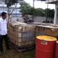 Dinas Perindustrian dan Perdagangan (Disperindag) Kota Batam menggerebek lokasi yang disinyalir menjadi tempat penimbunan bahan bakar minyak (BBM).