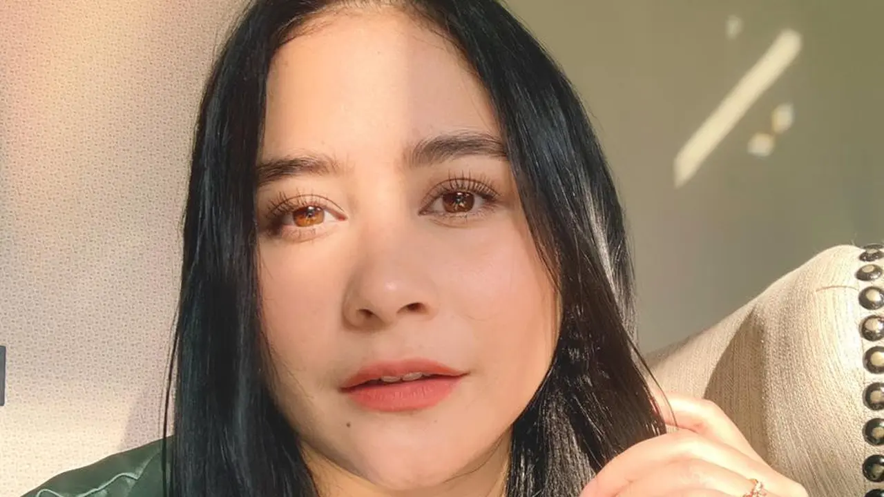 Prilly Latuconsina bagikan rekomendasi kandungan skincare yang membuat wajahnya bebas minyak/dok. Prilly Latuconsina