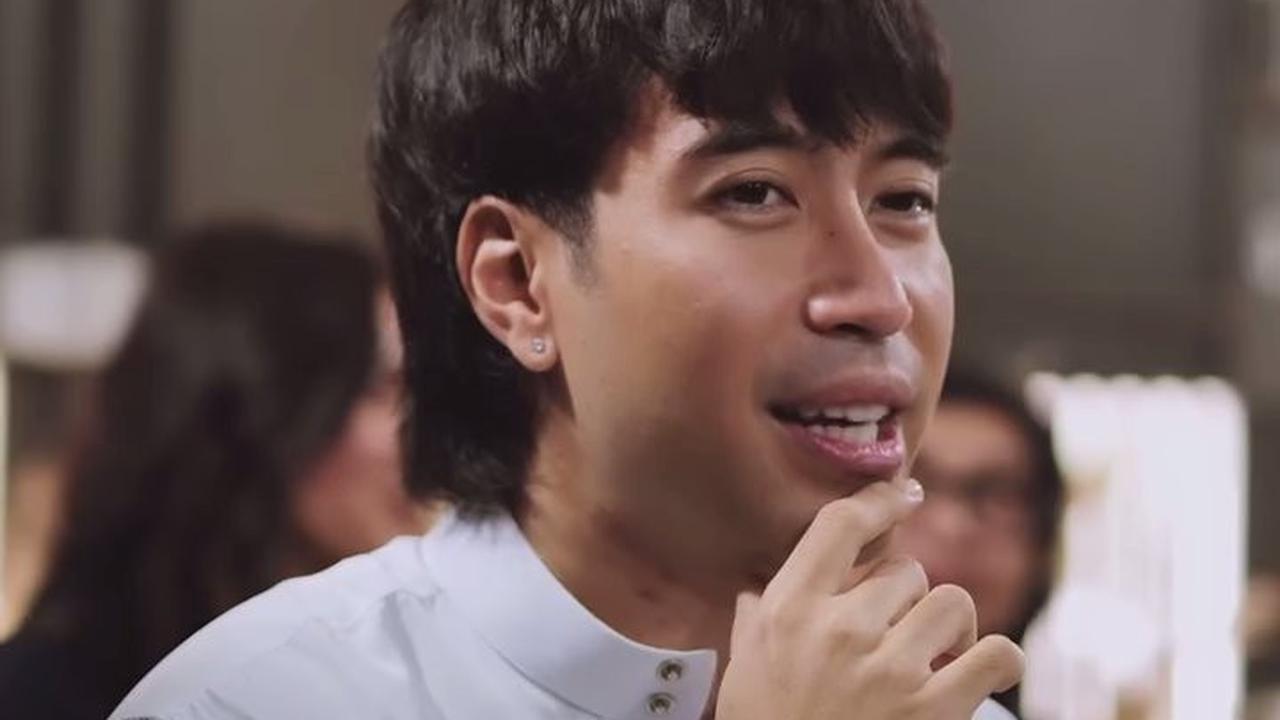 7 Potret Vidi Aldiano dan Keluarga Khotmil Quran Bersama Anak Pesantren, Penampilan Sheila Dara Tak Berhijab Jadi Sorotan