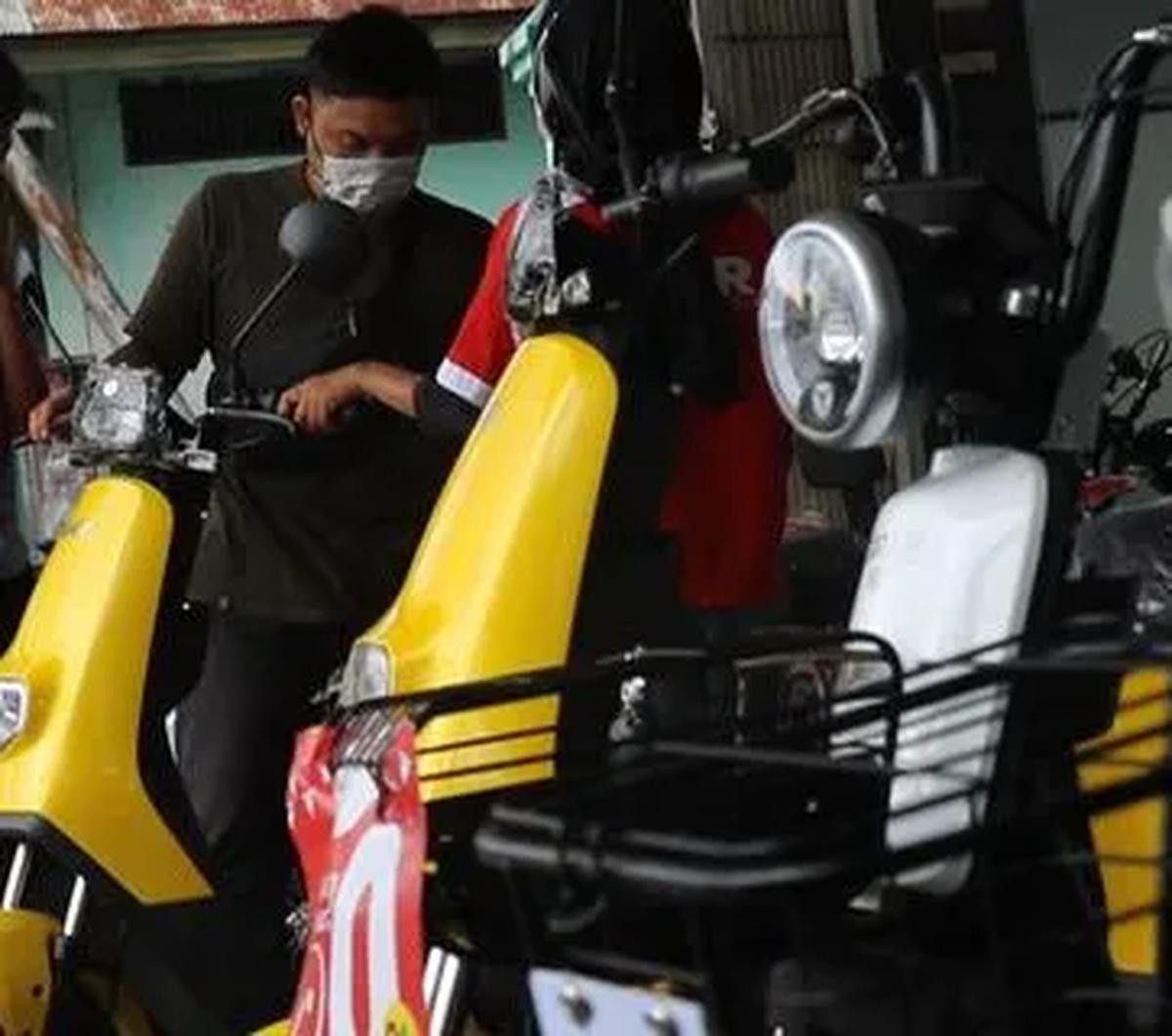 Sebagai informasi, seorang bocah berusia 12 tahun yang mengendarai motor listrik meninggal dunia terlindas mobil truk sampag di kawasan Dago, Kota Bandung, Jawa Barat pada Sabtu (5/8) lalu.&nbsp;