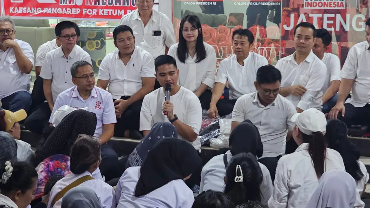 Ketua Umum Partai Solidaritas Indonesia (PSI) Kaesang Pangarep kala melakukan kunjungan ke kantor DPW PSI Jawa Tengah.