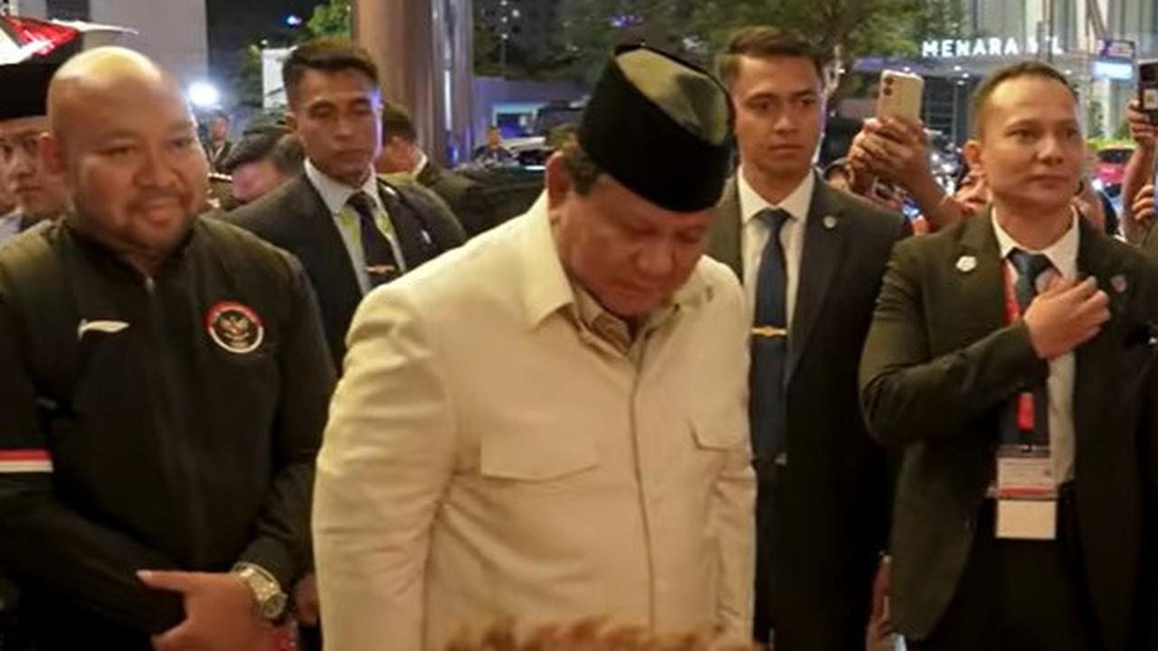 VIDEO: Gaya Sederhana Didit Curi Perhatian, Temani Prabowo di Malaysia