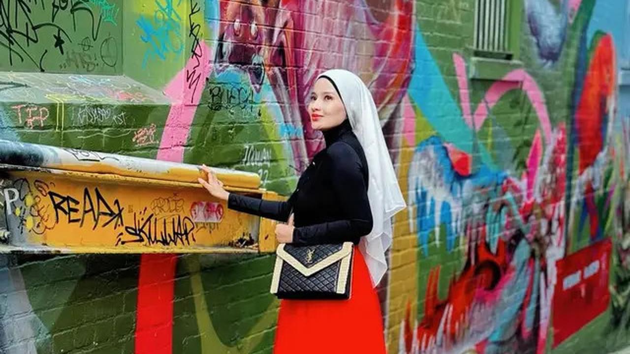 Wajah Pesohor Ayu Widyaningrum Muncul di Billboard Times Square New York City, 3 Kata Ini Curi Perhatian
