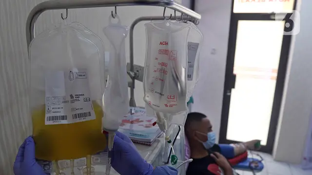FOTO: Penyintas COVID-19 di Bekasi Donorkan Plasma Konvalesen