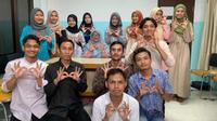 Mahasiswa UNESA Isi Momen Ramadhan dengan Belajar Baca Al-Quran Menggunakan Bahasa Isyarat. Foto: UNESA.