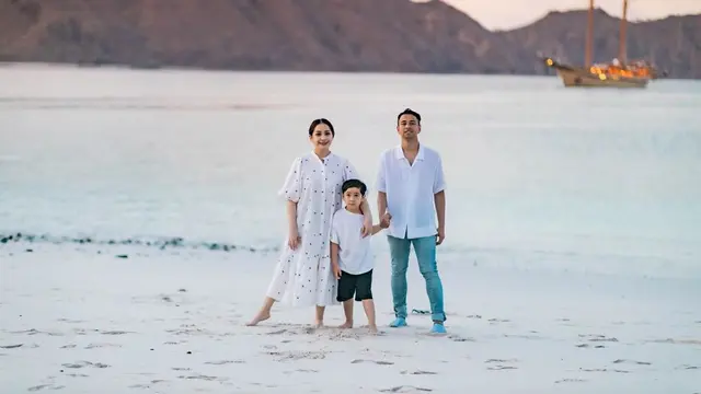 [Fimela] Potret Liburan Seru Keluarga Raffi Ahmad dan Nagita Slavina