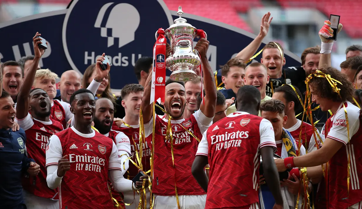 Arsenal. Arsenal menjadi klub dengan raihan Piala FA terbanyak yaitu 14 gelar dari total 21 kali mencapai final. Gelar terakhir mereka raih pada musim 2019/2020 usai mengalahkan Chelsea 2-1 di partai final, 1 Agustus 2020. (AFP/Pool/Adam Davy)