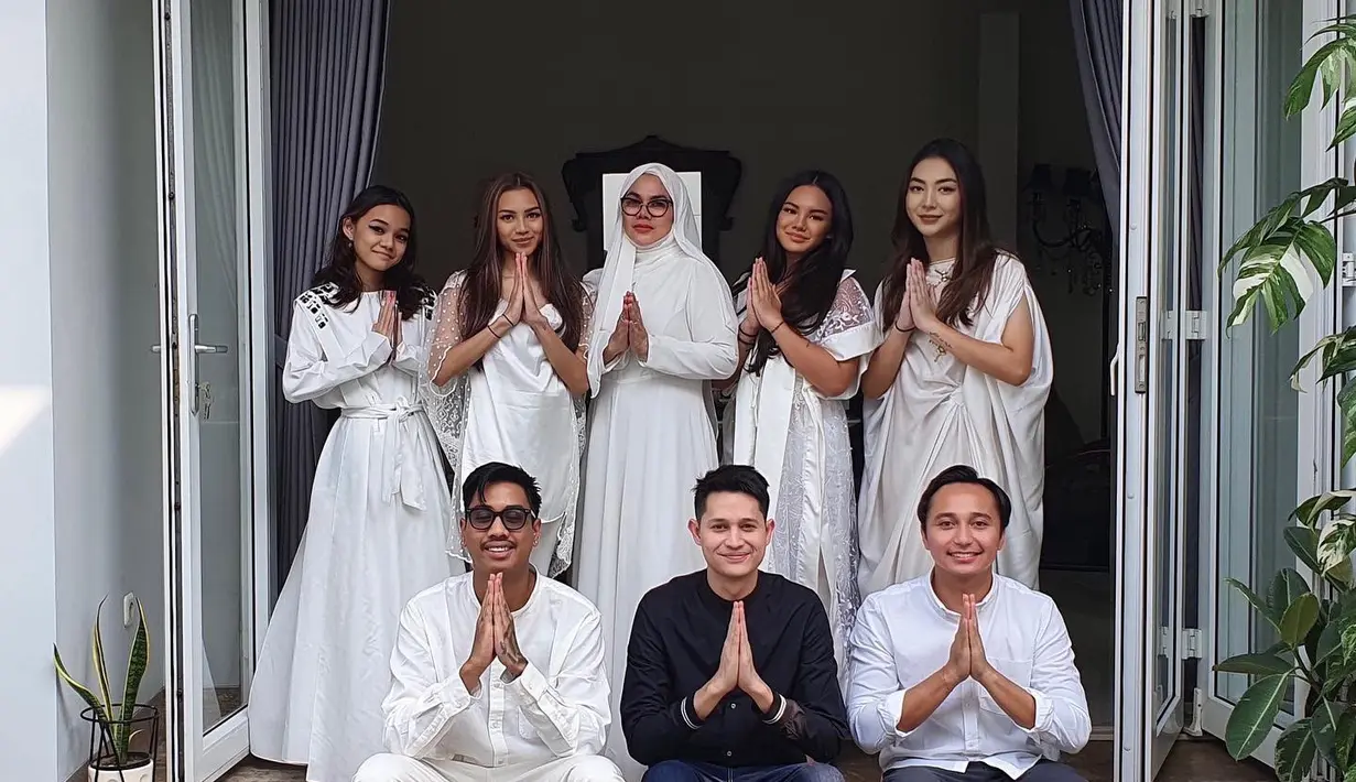 Seperti halnya saat Lebaran, Bintang turut merayakannya bersama keluarga Shafa Harris. [Instagram/shafaharris]