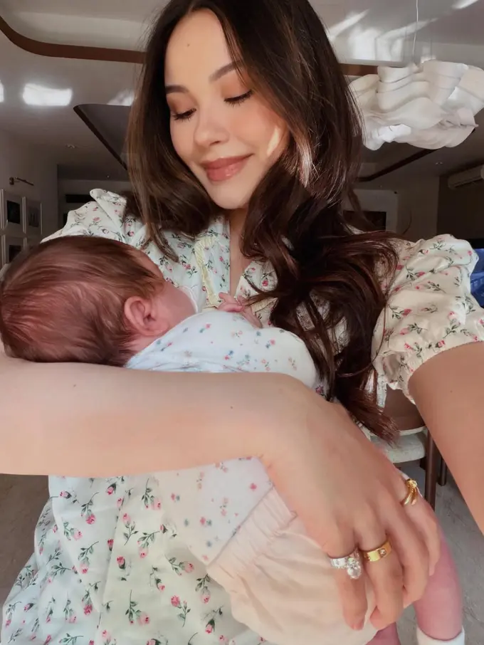 Alyssa Daguise dan Baby Soleil tampil kompak. [@alyssadaguise]