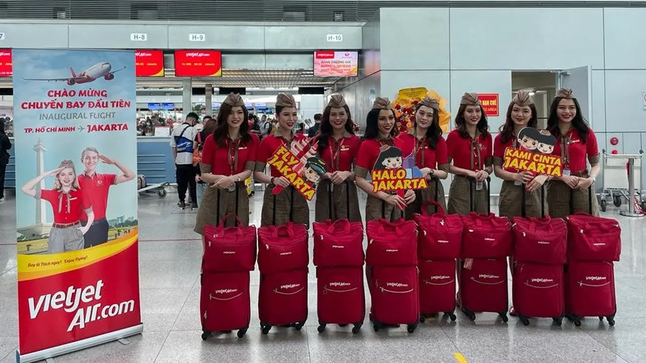 Menyambut penerbangan langsung rute Jakarta-Ho Chi Minh City.