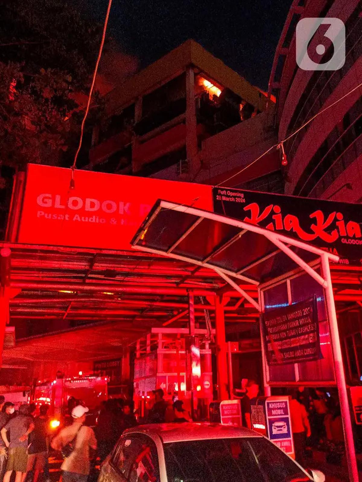 4 Fakta Korban Kebakaran Glodok Plaza, 9 Orang Terjebak Berhasil Diselamatkan