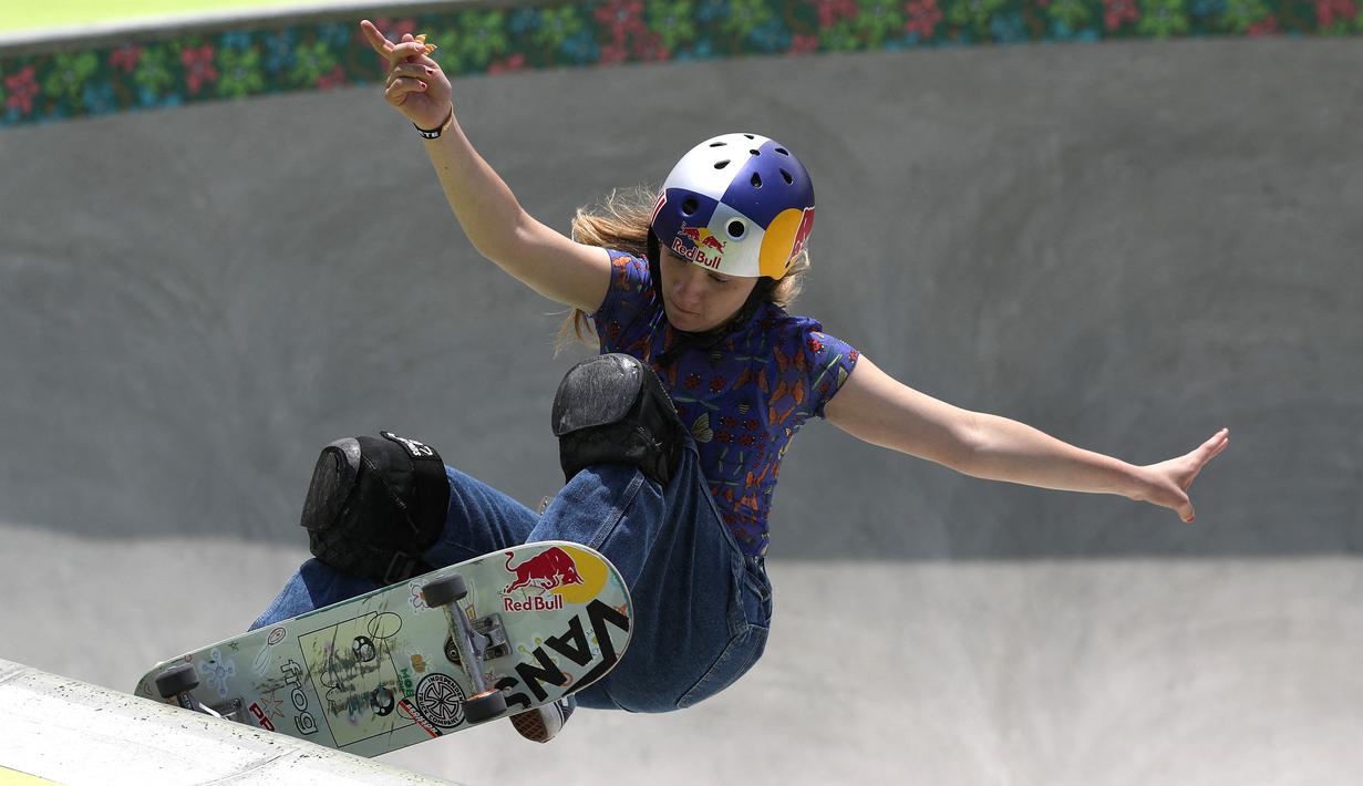 Brighton Zuener. Atlet skateboard putri asal Amerika Serikat ini tepat berusia 17 tahun pada 14 Juli lalu. Pada tahun 2017 saat berusia 13 tahun dirinya sukses merih medali emas ajang X-Games Minneapolis dan mempertahankannya pada ajang yang sama pada 2018. (Foto: AFP/Getty Images/Sean M. Haffey)