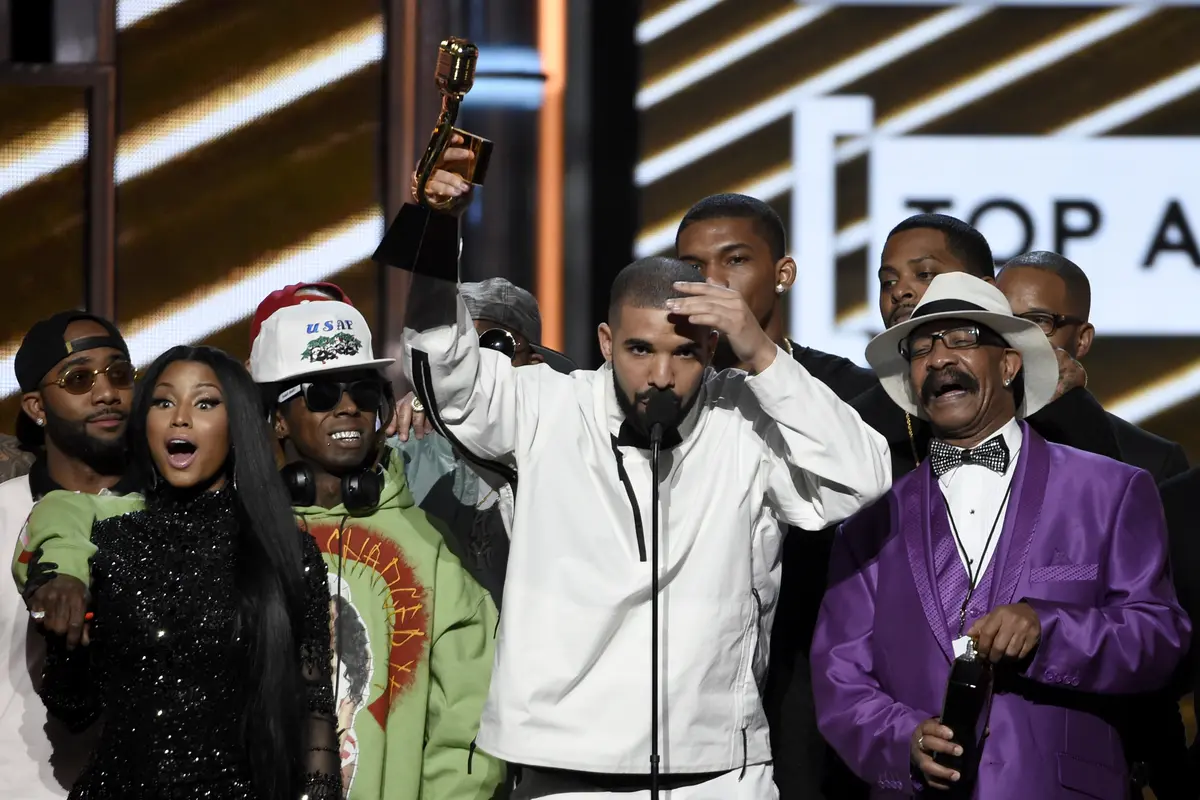 [Bintang] Drake Cetak Rekor di Billboard Music Awards 2017