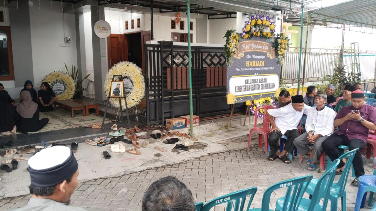 Jenazah Hariadi, Korban Kecelakaan Pesawat ATR 42-500 Dimakamkan di Karanganyar