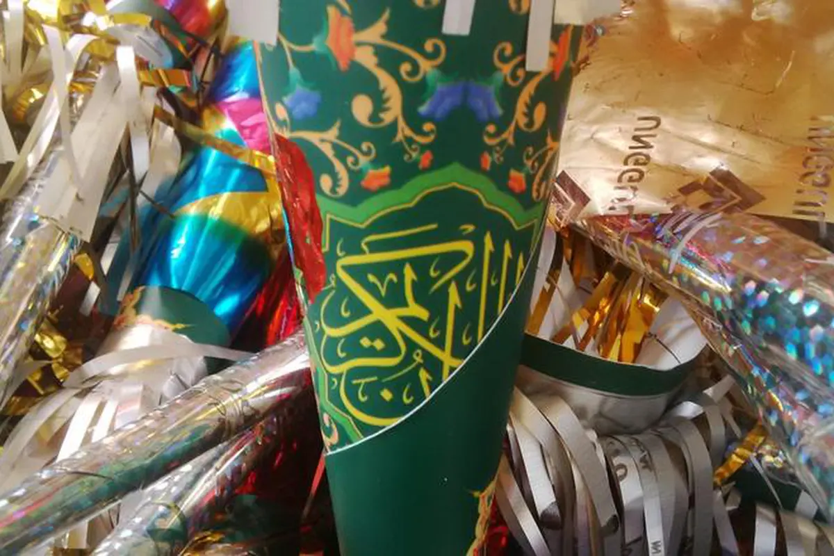 OMG, Minimarket di Kendal Jual Terompet Dari Kertas Sampul Alqura