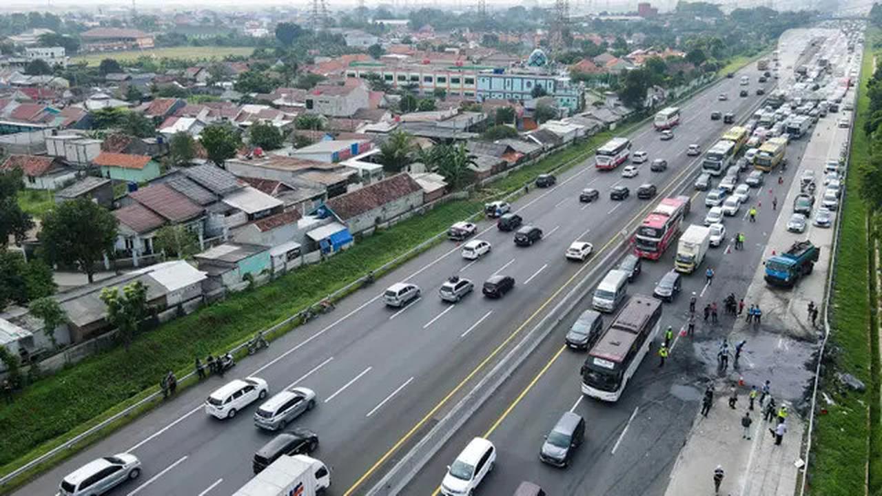 Belum Usai, Rekayasa Lalu Lintas One Way dan Contraflow Masih Berlangsung di Tol Trans Jawa