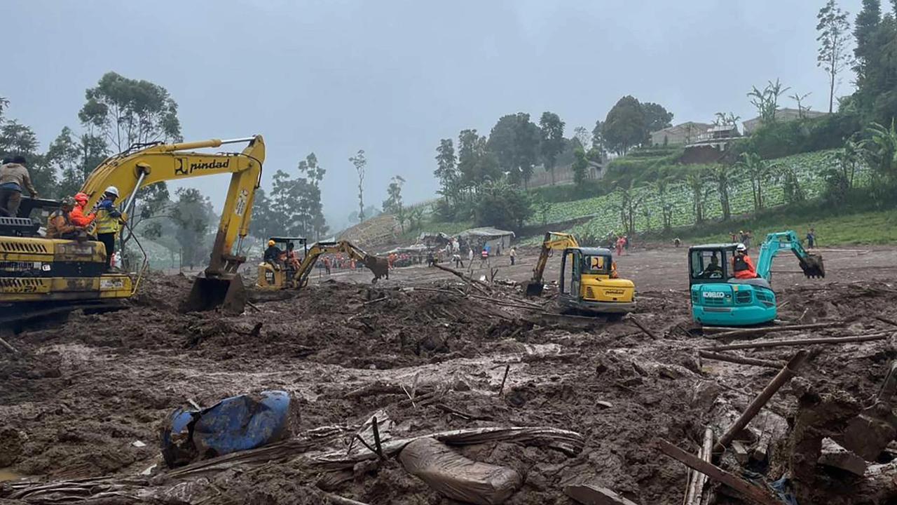 FOTO: Hari Kelima Pencarian Longsor Bandung Barat Total Korban Ditemukan 53 Jiwa