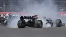 Nasib nahas dialami Valtteri Bottas yang meraih pole position pada balapan ini. Setelah start Bottas mengalami insiden dengan Ricciardo di tikungan 1 sehingga harus terjun ke posisi 18. (AFP/Alfredo Estrella)
