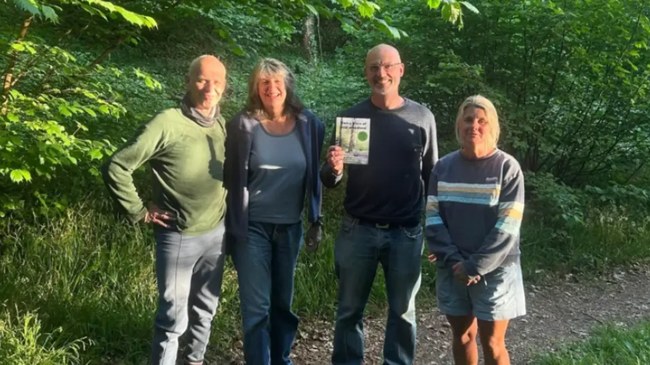Slade Wood adalah bentukan hutan alami yang membentang dari atas Summer Street hingga lembah Slad dan Swifts Hill. (Dok. Stroud Woodland Community Benefit Society)