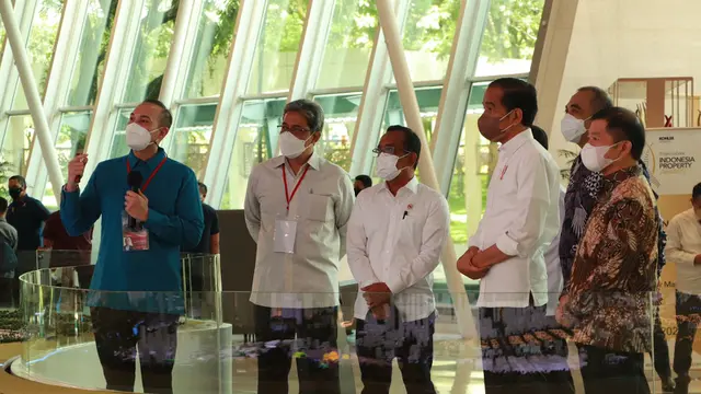 Presiden Republik Indonesia Joko Widodo serta jajaran direksi Sinar Mas Land