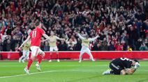 Pemain Nottingham Forest, Chris Wood, merayakan gol ke gawang Aston Villa dalam pertandingan leg pertama semifinal Liga Europa 2025/26 di The City Ground, Nottingham pada Jumat dini hari WIB. (David Davies/PA via AP)