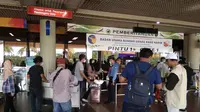 Pemberlakukan bebas tes antigen dan PCR bagi penerbangan domestik di Bandara Hang Nadim Batam membuat jumlah penumpang naik. (Liputan6.com/ Ajang Nurdin)