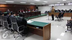 Suasana sidang lanjutan Kasus Penyelenggaran Haji 2010-2013 dengan terdakwa Mantan Mentri Agama, Suryadharma Ali (SDA) di Pengadilan Tipikor, Jakarta, Senin (7/9/2015). Agenda sidang tersebut membacakan eksepsi.(Liputan6.com/Helmi Afandi)