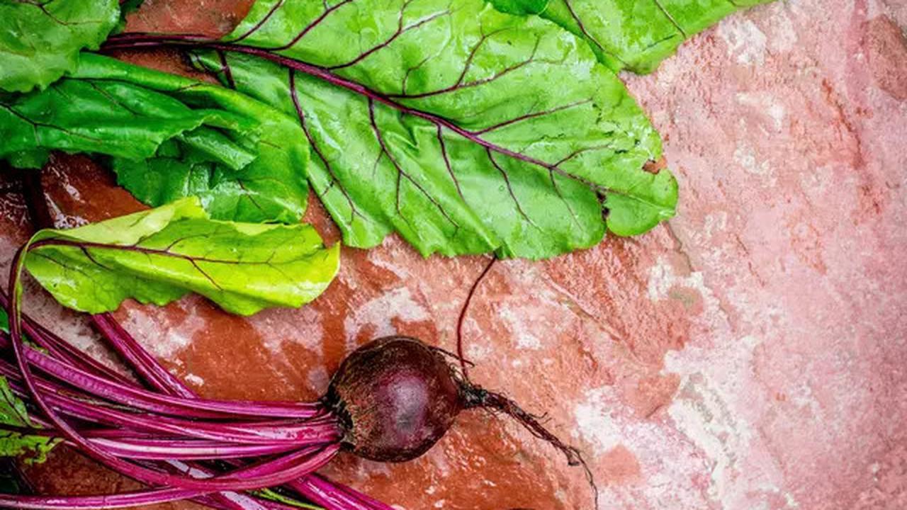 4 Resep Olahan Buah Bit yang Efektif Menurunkan Kolesterol