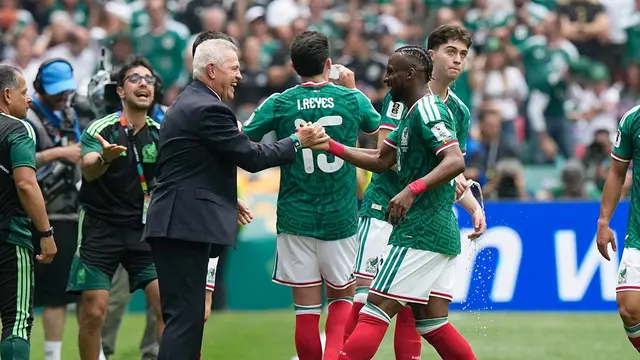 javier aguirre bersama julian quinones