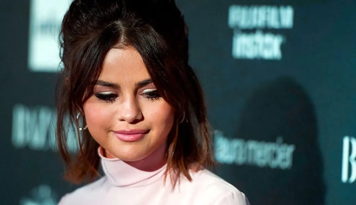 Bahkan The Weeknd takkan merilis lagu-lagunya yang berhubungan dengan Selena Gomez   demi Bella Hadid.(Rolling Stone)