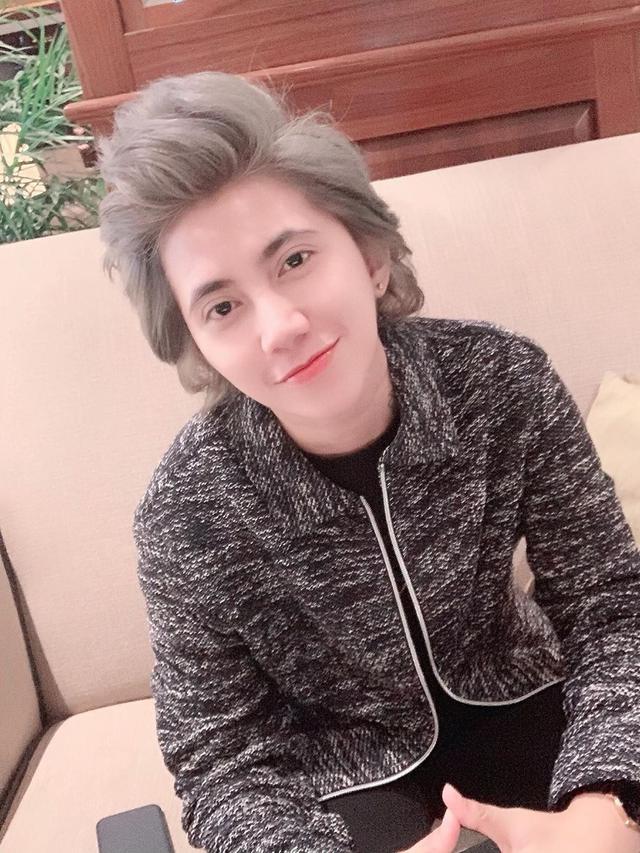 6 Potret Dera Idol dengan Berbagai Warna Rambut, Makin Terlihat Tomboi