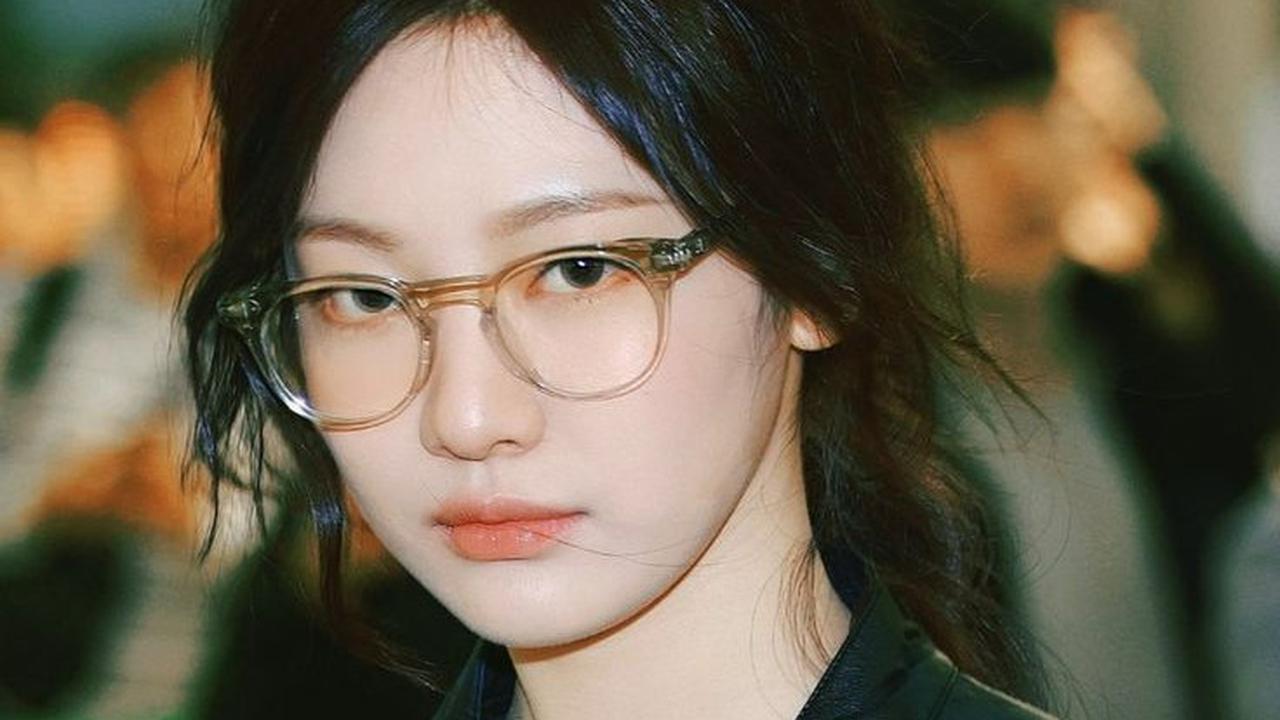 Gangguan Penglihatan Tak Halangi Karier, 8 Idol Korea Ini Jadi Inspirasi